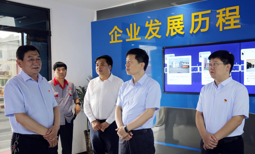 許昌市委副書記、代市長(zhǎng)劉濤蒞臨大張公司調(diào)研(圖1)