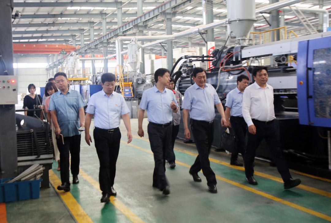 許昌市委副書記、代市長(zhǎng)劉濤蒞臨大張公司調(diào)研(圖3)