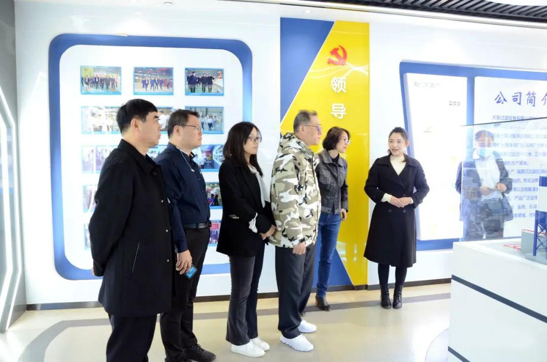 中國通用機(jī)械工業(yè)協(xié)會(huì)領(lǐng)導(dǎo)蒞臨大張公司考察調(diào)研(圖4)